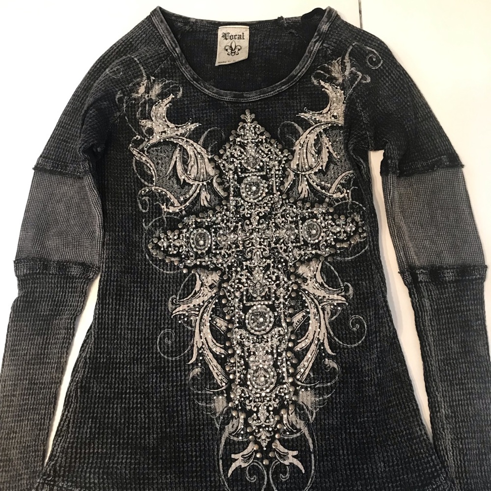 Vocal long sleeve thermal shirt gently used in great condition